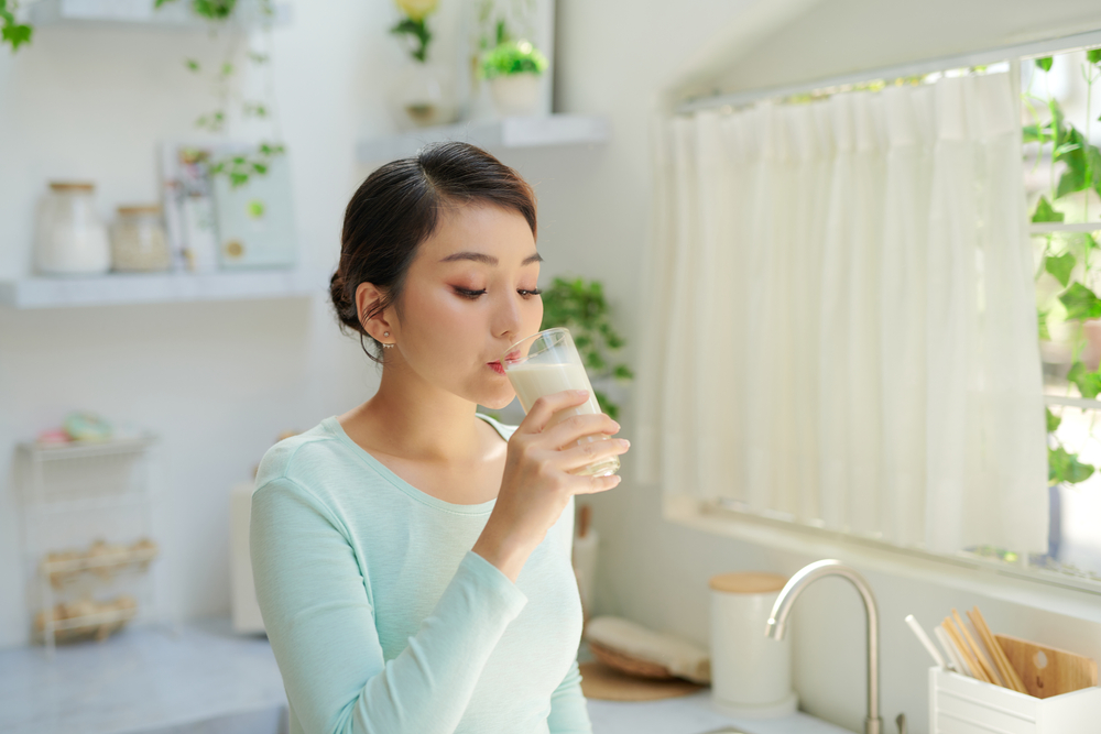 6 Efek Samping Minum Susu Sebelum Tidur, Menambah Berat Badan hingga Gangguan Obat